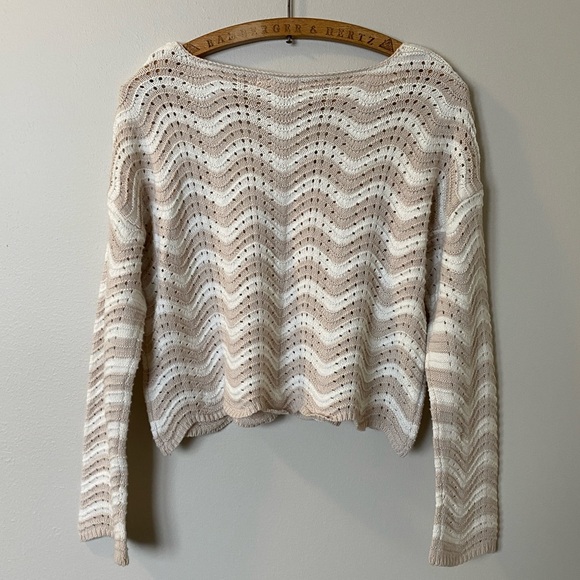 Jessica Simpson Cropped Scallop Sweater - Picture 4 of 7